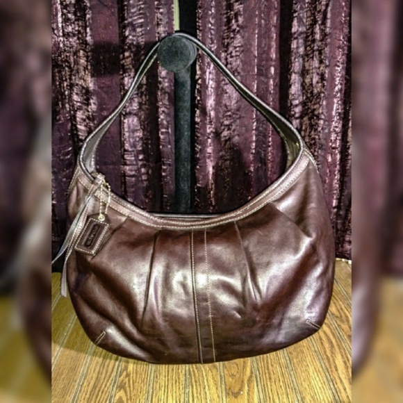 Luxurious Leather Coach/Shoulder Bag/Stylish - Picture 3 of 4